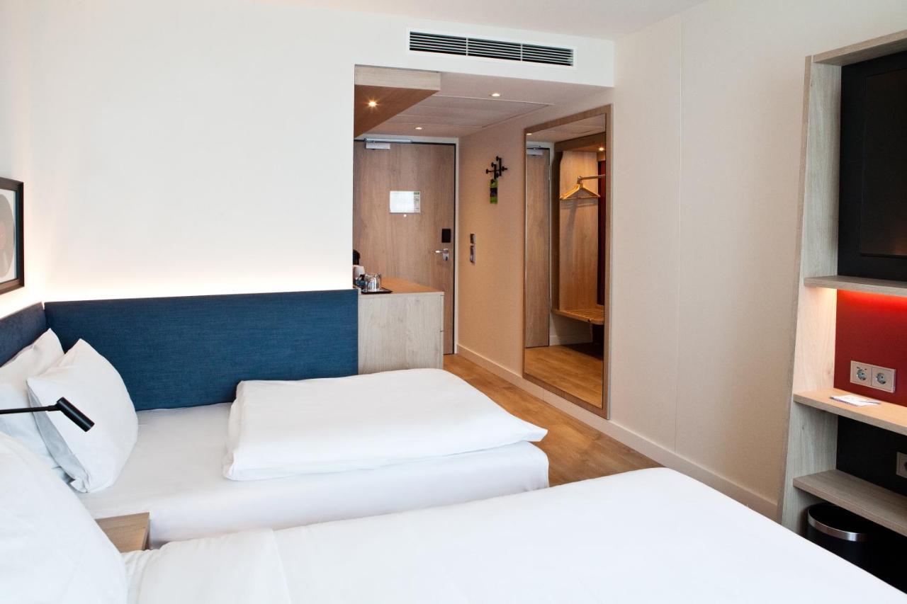 Hampton By Hilton Regensburg Hotel Ngoại thất bức ảnh