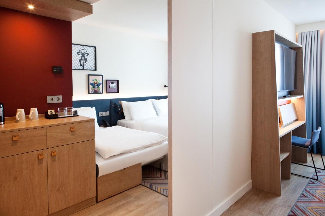 Hampton By Hilton Regensburg Hotel Ngoại thất bức ảnh
