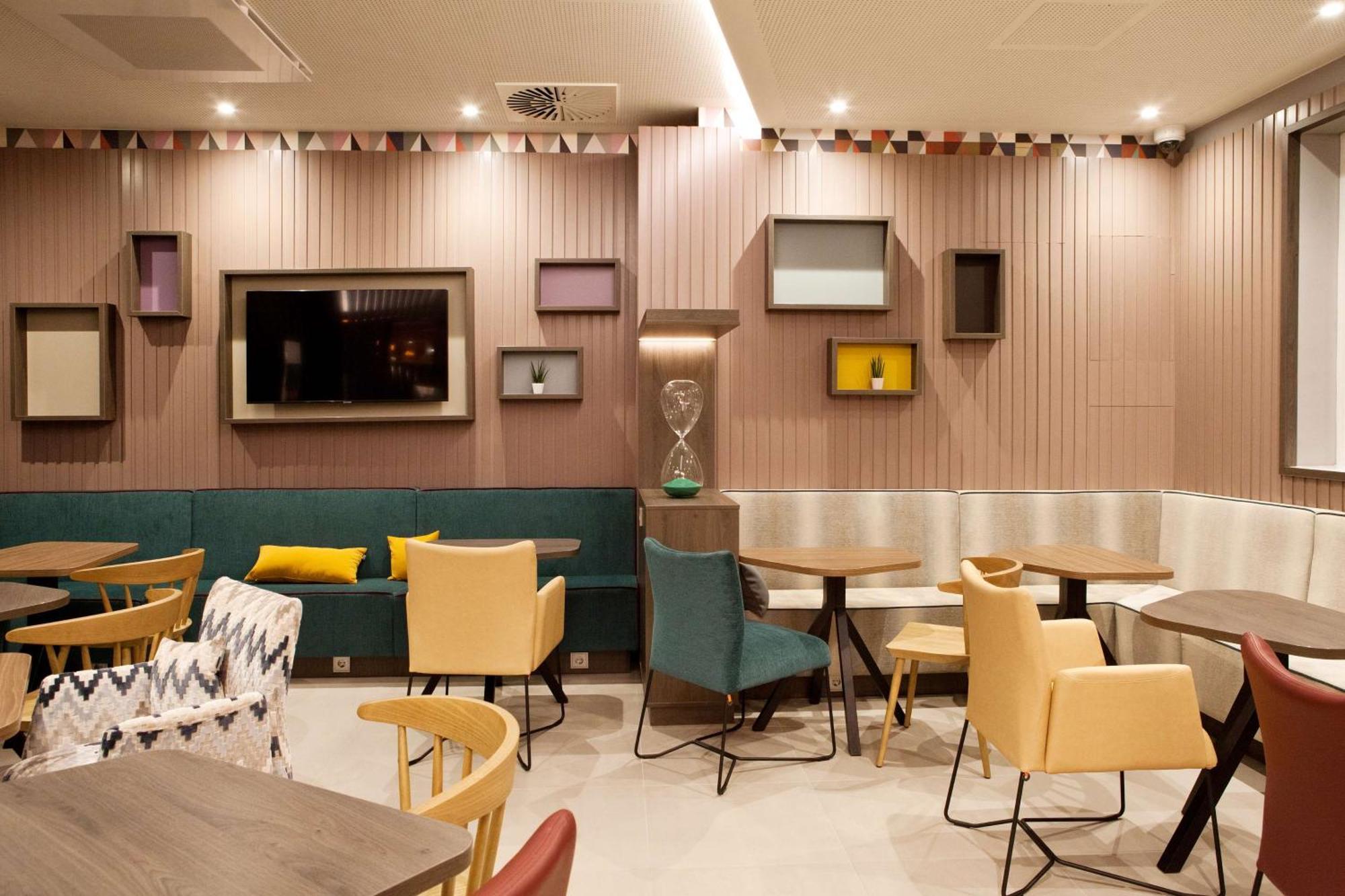Hampton By Hilton Regensburg Hotel Ngoại thất bức ảnh