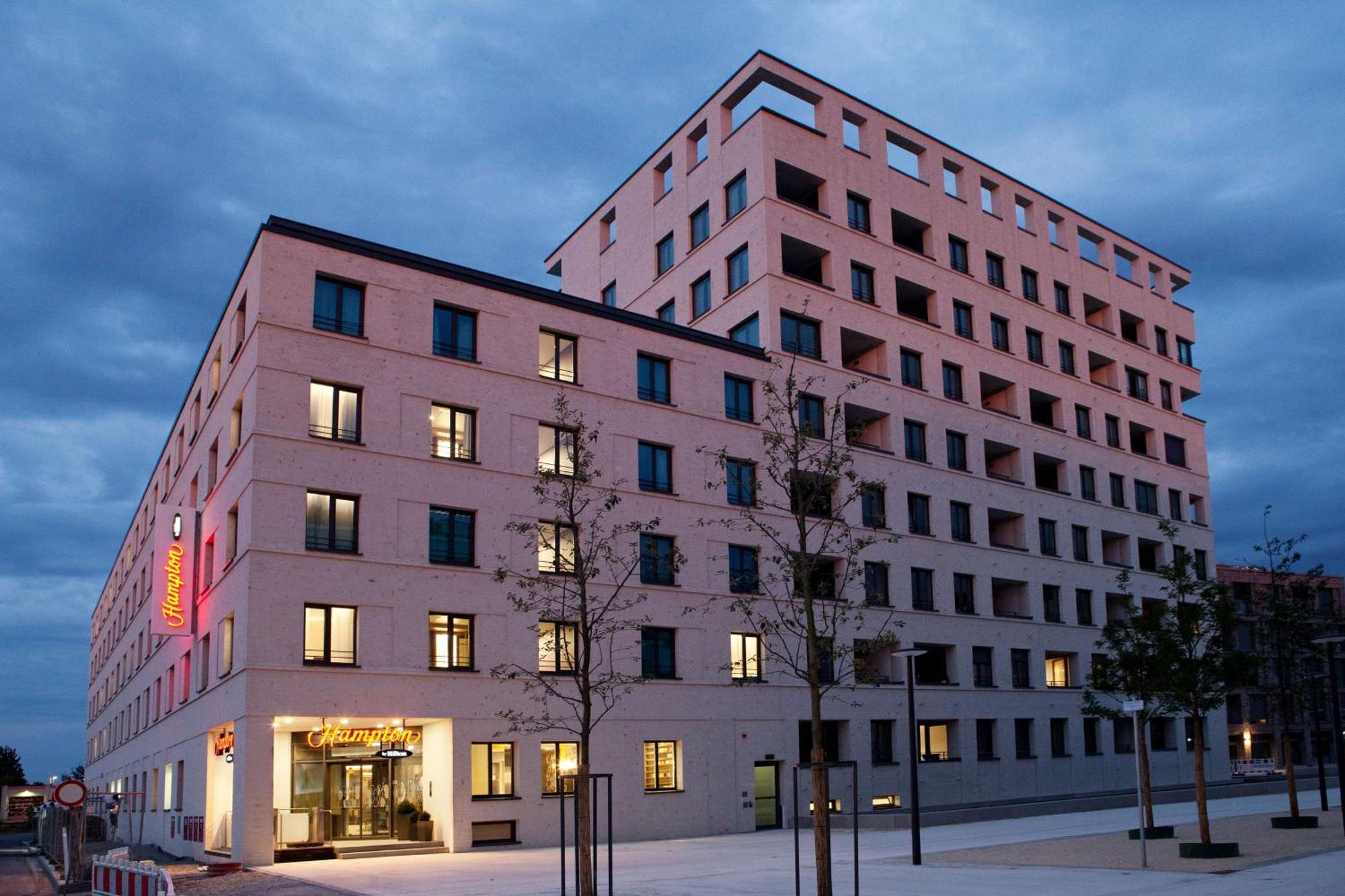 Hampton By Hilton Regensburg Hotel Ngoại thất bức ảnh